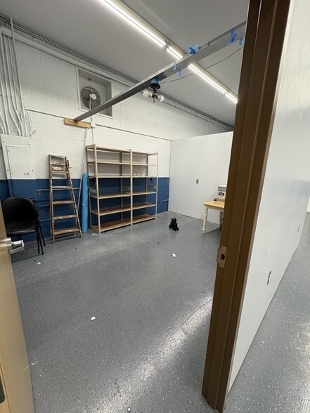 More Photos Of 867-887 Grand Oaks Dr, Howell Warehouse For Lease