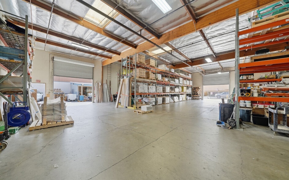 More Photos Of 636 Poinsettia St, Santa Ana Warehouse For Sale