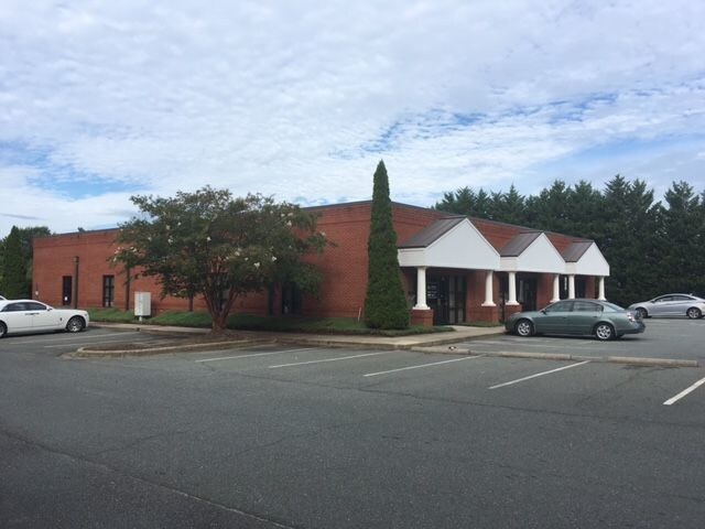 More Photos Of 508 Holly Hill Ln, Burlington Office Residential For Lease