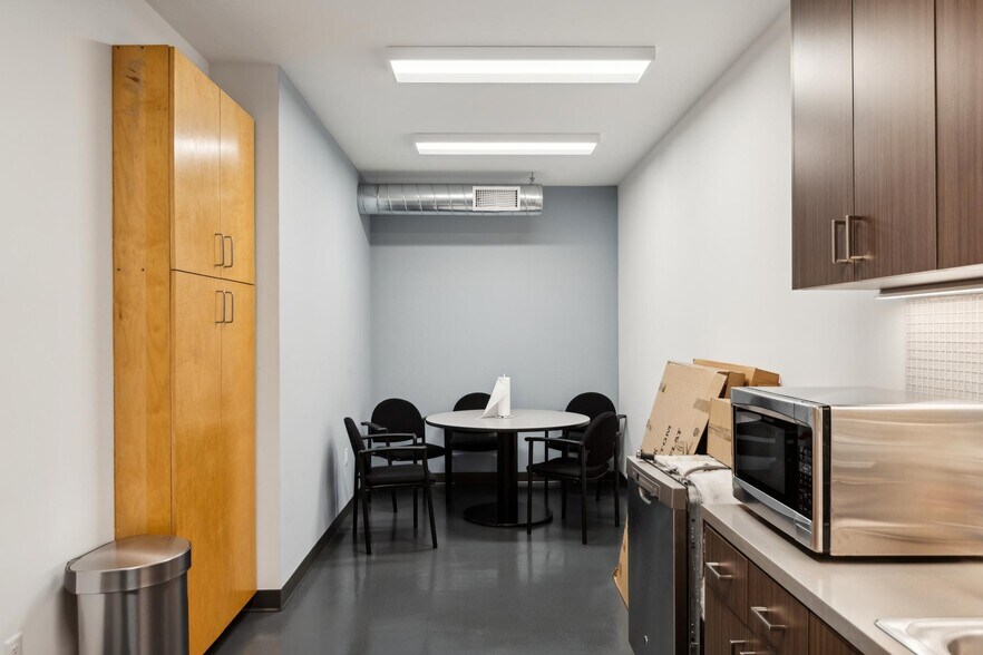 More Photos Of 1000 Calcot Pl, Oakland Warehouse For Sale