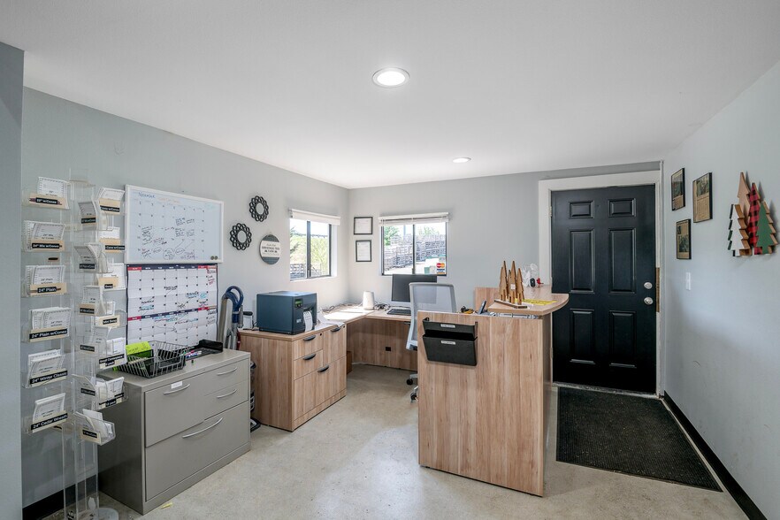 More Photos Of 10709 12th Ave E, Tacoma Warehouse For Sale