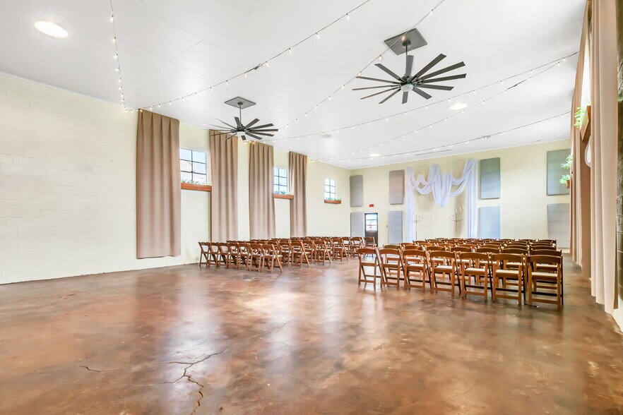 More Photos Of 31414 Harris Dr, Harrisburg Lodge Meeting Hall For Sale