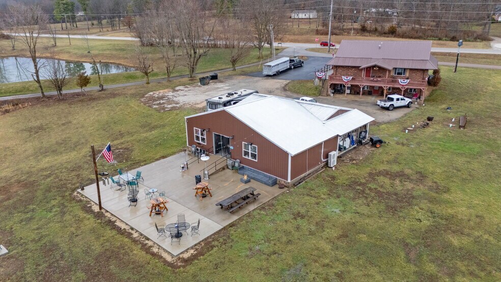 More Photos Of 714 N Saint Mary St, Pilot Knob Freestanding For Sale