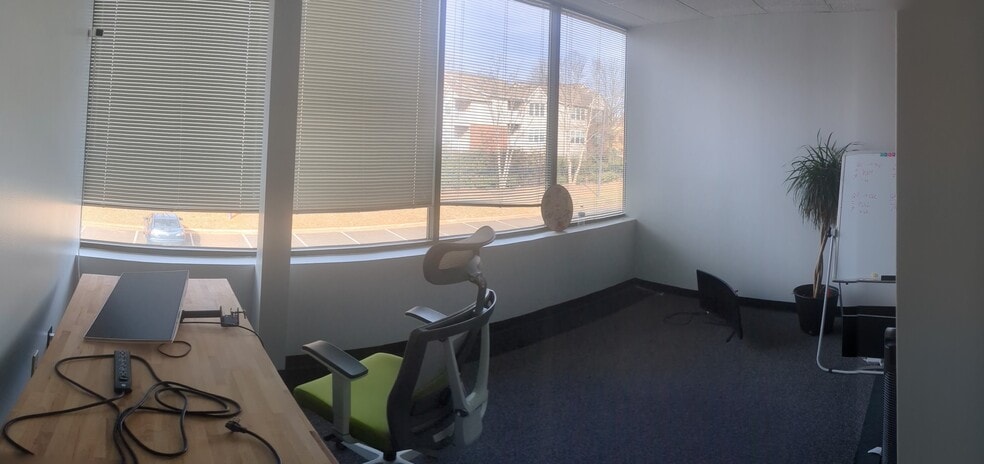 More Photos Of 416 Mccullough Dr, Charlotte Office For Lease