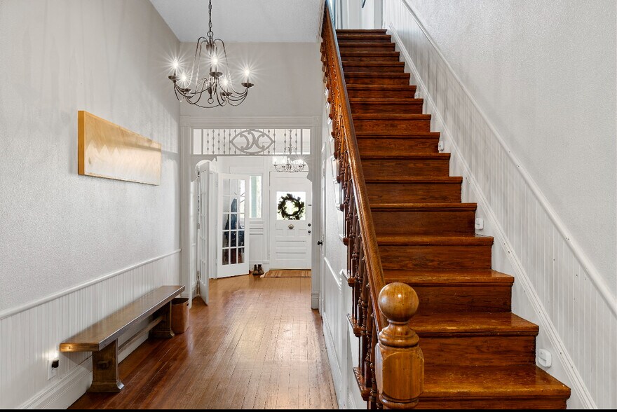 More Photos Of 301 Avenue I, Valley Mills Specialty For Sale