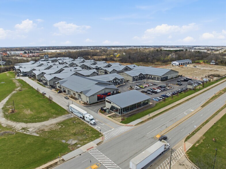 More Photos Of 2112 Ferry Rd, Naperville Warehouse For Sale