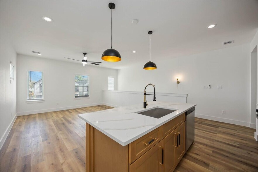 More Photos Of 8009 Cora st, Houston Multifamily For Sale