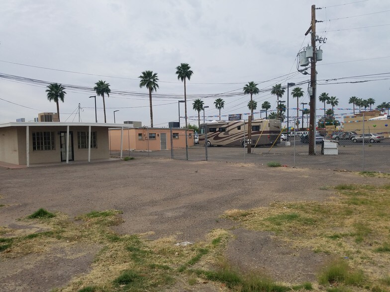 More Photos Of 4810 W Glendale Ave, Glendale Office For Sale