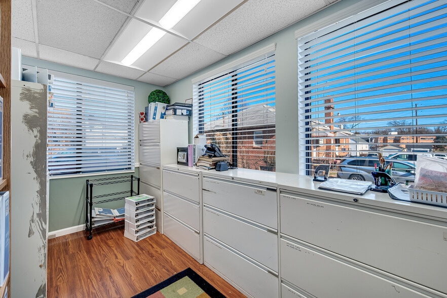 More Photos Of 101 Chestnut St, Gaithersburg Medical For Sale