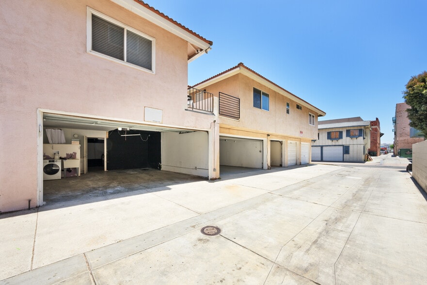 More Photos Of 611-615 E Balboa Blvd, Newport Beach Storefront Retail Residential For Sale
