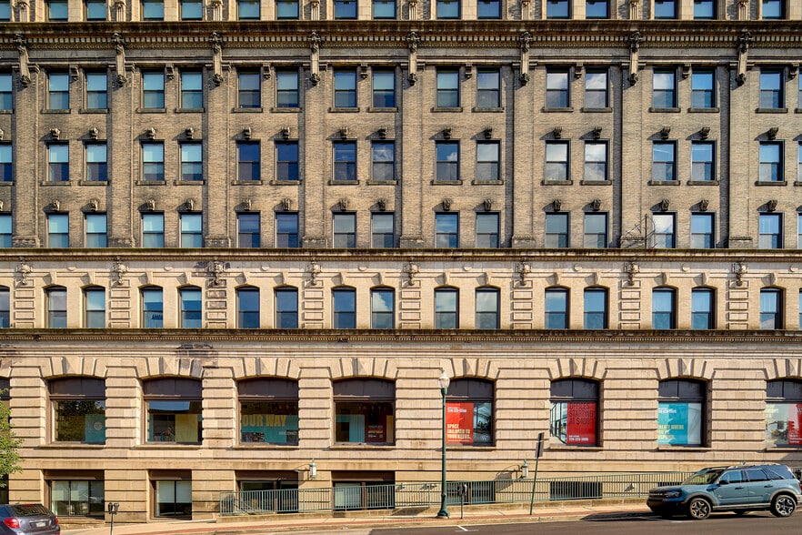 More Photos Of 6 S Main St, Washington Office For Lease