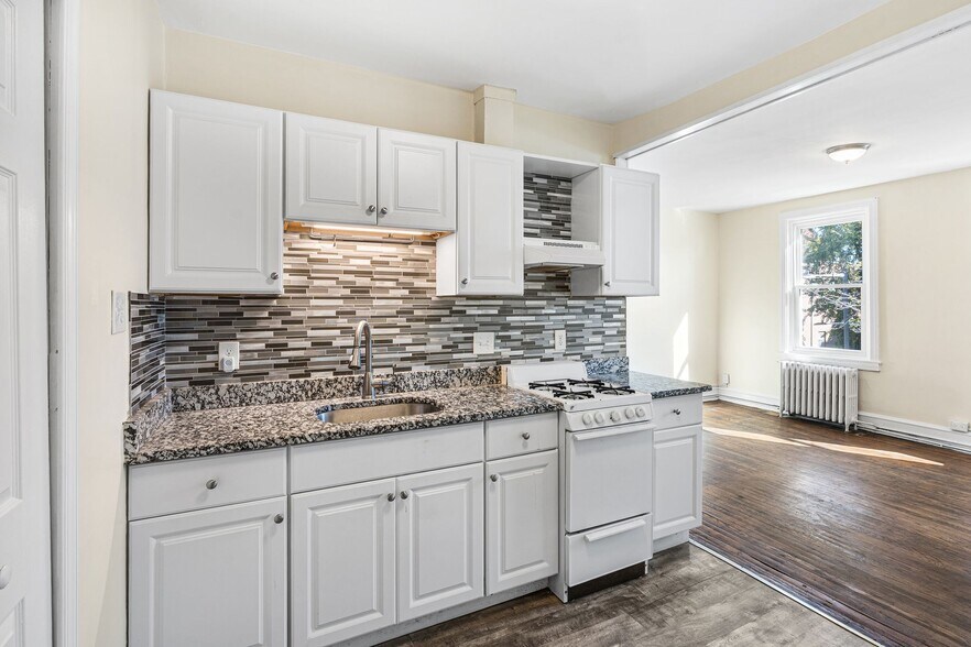 More Photos Of 522 S 5th St, Philadelphia Storefront Retail Residential For Sale