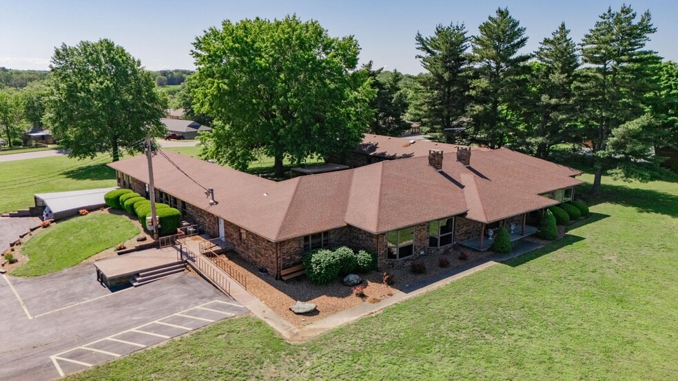 More Photos Of 807 N Briarwood Dr, Bolivar Assisted Living For Sale