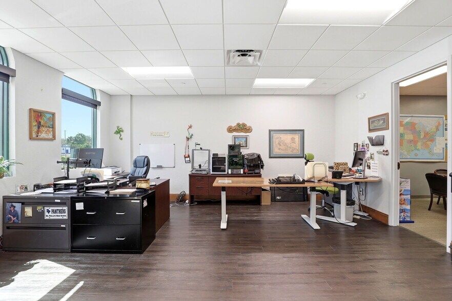 More Photos Of 6881 Kingspointe Pky, Orlando Flex For Sale