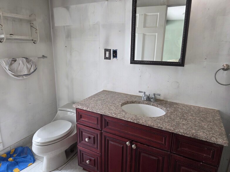 More Photos Of 56 Old State Route 12, Frenchtown Showroom For Sale