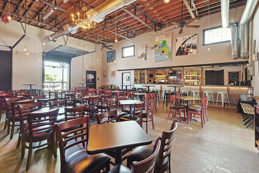 More Photos Of 2925 Race St, Fort Worth Restaurant For Lease