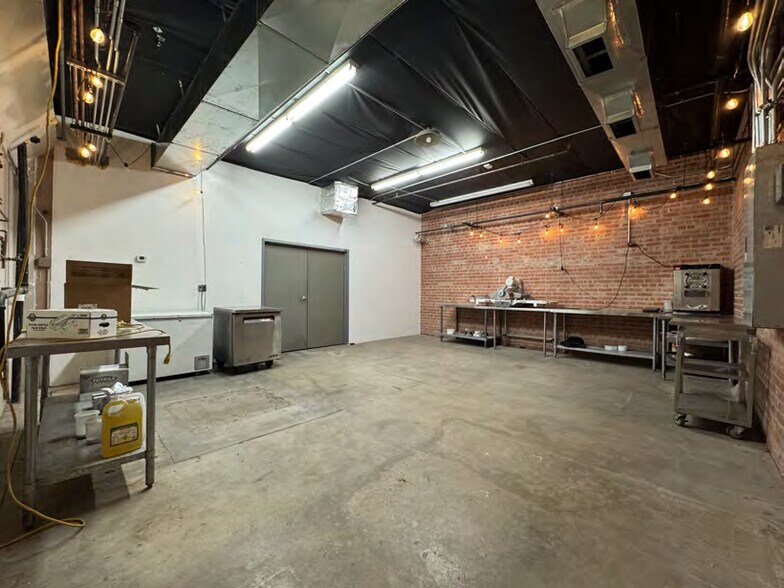 More Photos Of 960 E 17th St, Tucson Warehouse For Sale