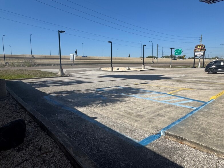 More Photos Of 2480 33rd St, Orlando Convenience Store For Lease