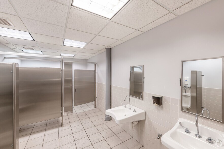 More Photos Of 1082 Davol St, Fall River Apartments For Lease