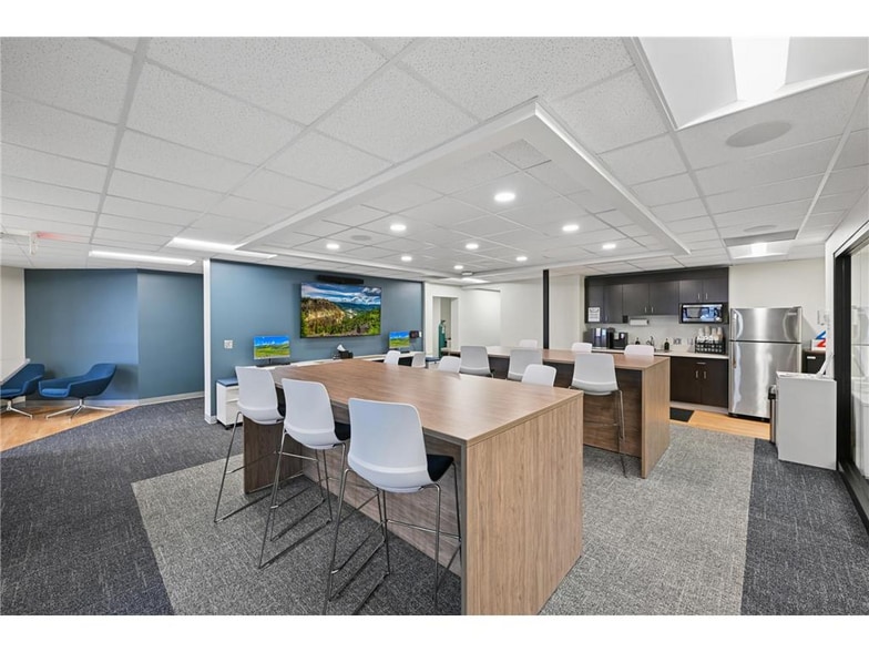 More Photos Of 700 Highway 55 E, Buffalo Office For Sale