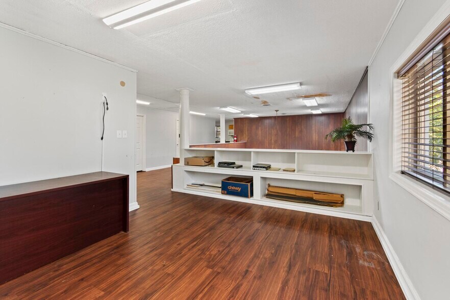 More Photos Of 78 Ash St, Calvert City Office For Sale