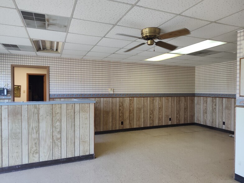 More Photos Of 1703 Blue Bell Rd., Brenham Warehouse For Sale