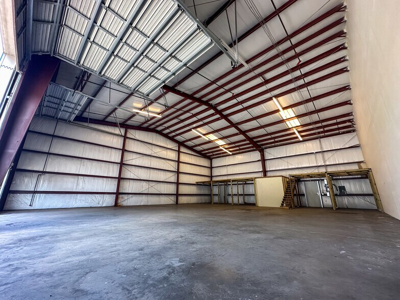 More Photos Of 7644 Southrail Rd, North Charleston Unknown For Lease