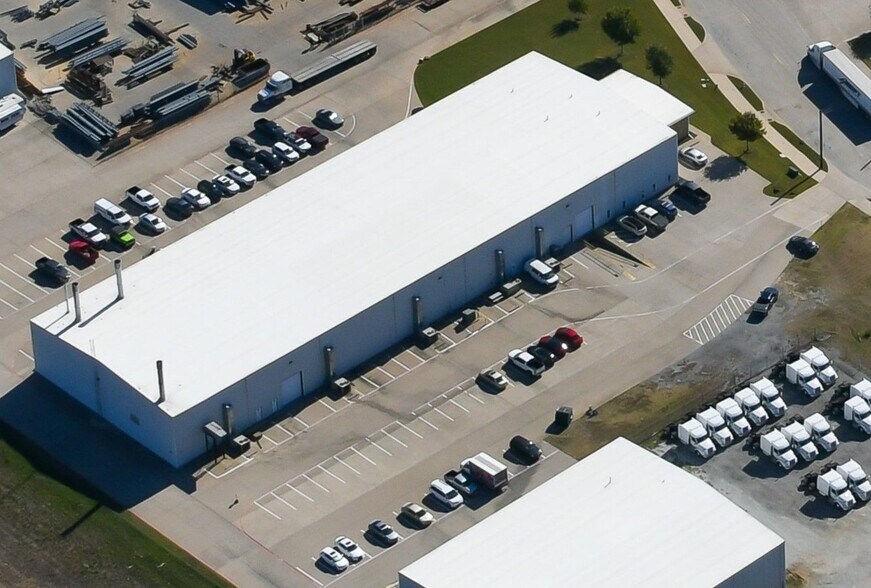 More Photos Of 3561 Shelby Ln, Denton Manufacturing For Sale