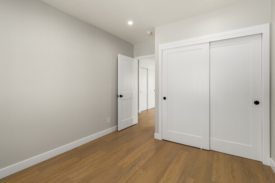 More Photos Of 1827 E 4th St, Long Beach Apartments For Sale