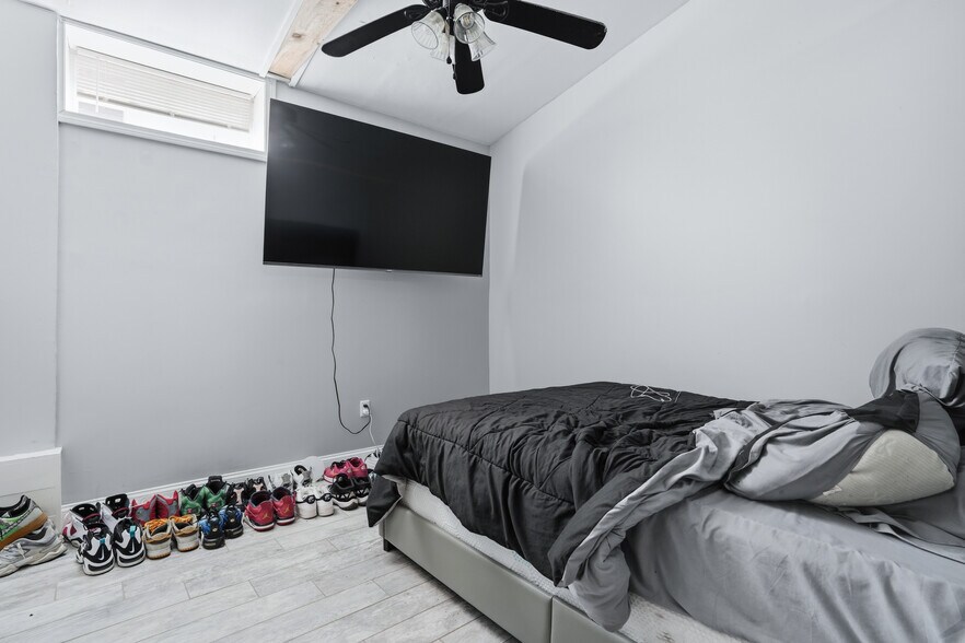 More Photos Of 632 Fall River Ave, Seekonk Apartments For Sale
