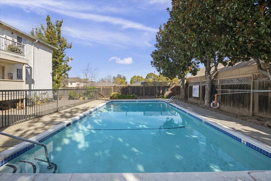 More Photos Of 1920 Latham Rd, Mountain View Apartments For Sale