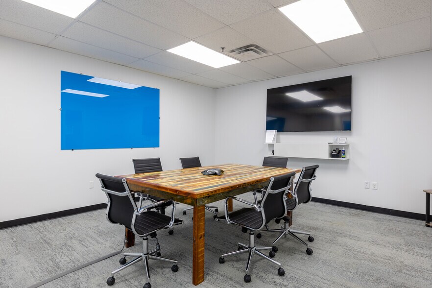 More Photos Of 25 N Market St, Jacksonville Coworking Space