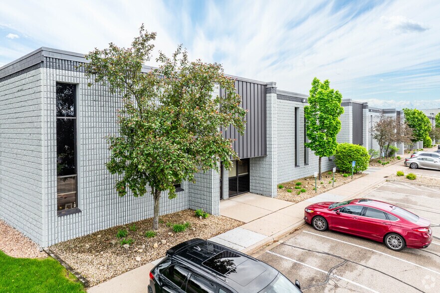 More Photos Of 5240-5300 Valley Industrial Blvd S, Shakopee Warehouse For Lease