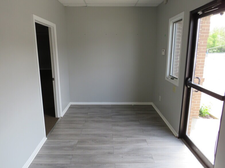 More Photos Of 1715 N Division St, Morris Unknown For Lease
