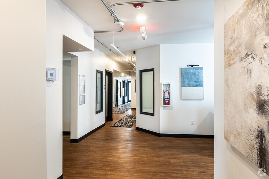 More Photos Of 325 E 31st St, Kansas City Office For Lease