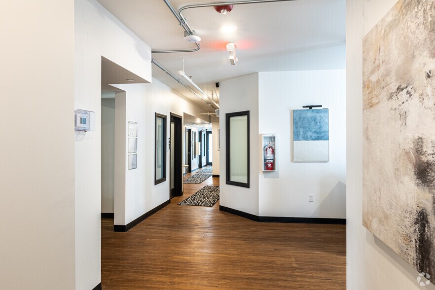 More Photos Of 325 E 31st St, Kansas City Office For Lease