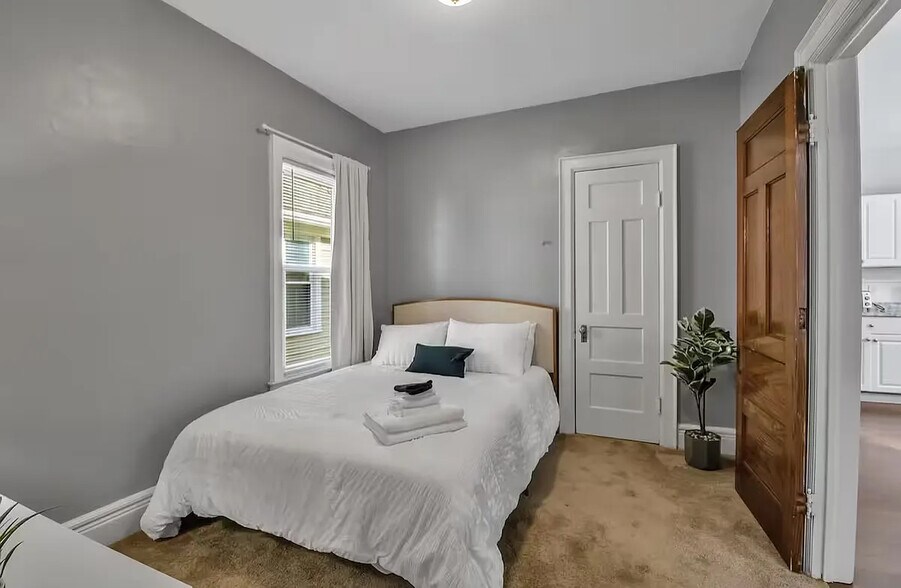 More Photos Of 115 Claremont Ave, Buffalo Multifamily For Sale