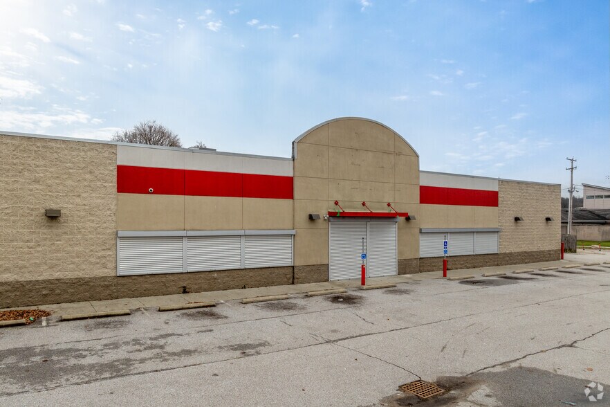 More Photos Of 580 Vernon Odom Blvd, Akron Freestanding For Lease