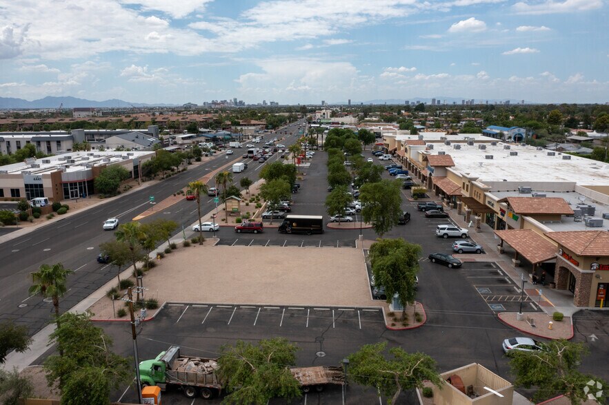 More Photos Of N 44th St @ E McDowell Rd, Phoenix Unknown For Lease