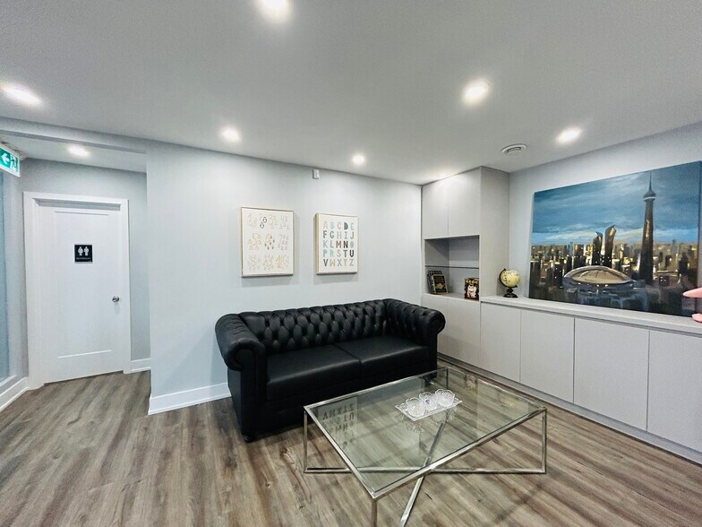 More Photos Of 87-89 Glen Cameron Rd, Markham Manufacturing For Sale