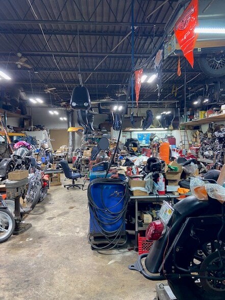 More Photos Of 4333 St Augustine Rd, Jacksonville Warehouse For Lease