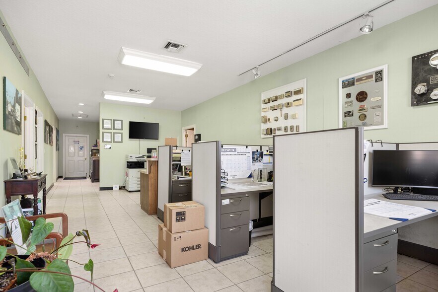 More Photos Of 5252 FM 517 Rd E, Dickinson Flex For Sale