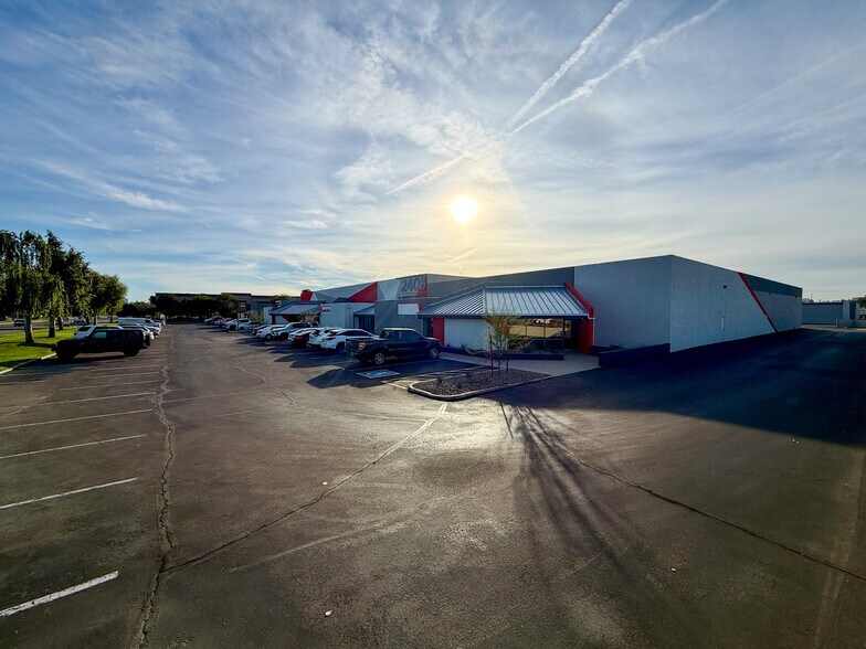 More Photos Of 912 S Park Ln, Tempe Unknown For Lease
