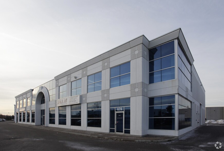 More Photos Of 676 Westburne Dr, Concord Warehouse For Lease