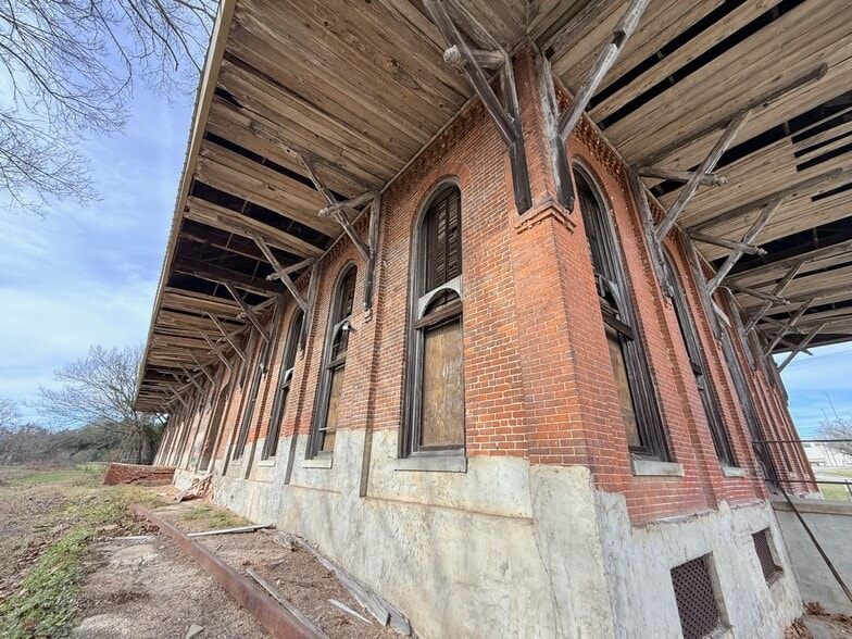 More Photos Of 300 S Randolph Ave, Eufaula Industrial For Sale