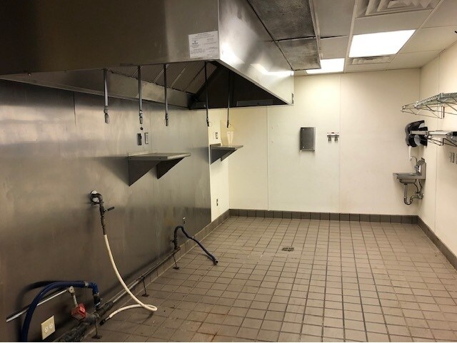 More Photos Of 1590 Boston Post Rd, Milford Fast Food For Lease