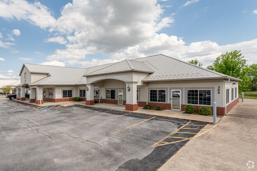 Primary Photo Of 309 SW 18th St, Bentonville Office For Lease