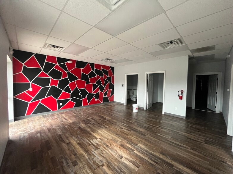 More Photos Of 206 N West St, Wichita Industrial For Lease
