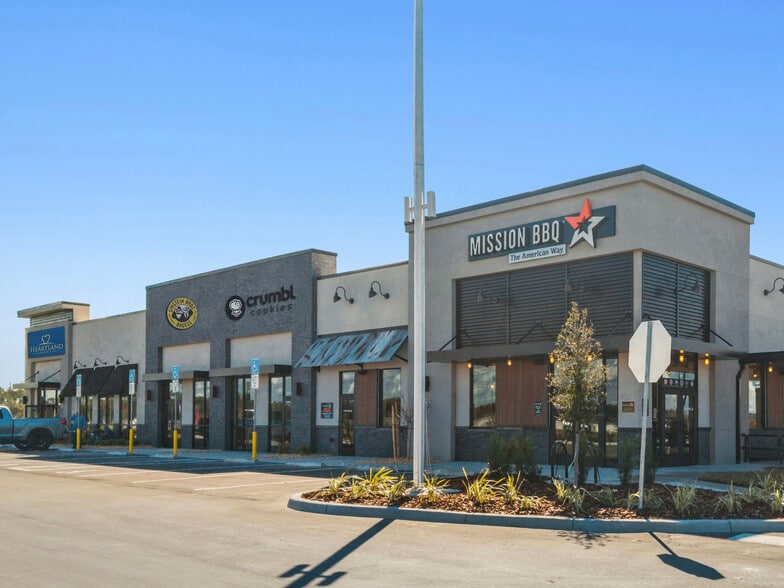 Primary Photo Of 19310 US-441, Mount Dora General Retail For Sale