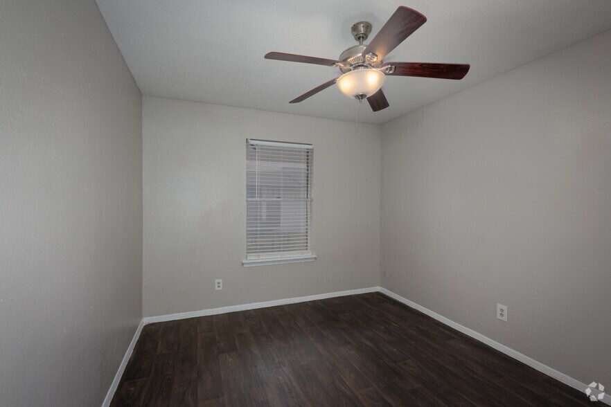 More Photos Of 834 Timberlake Dr, Arlington Apartments For Sale